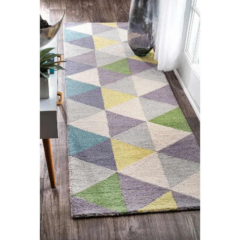 - Elderly dog ​​joint care mattressNuloom Bianca Triangles Area Rug