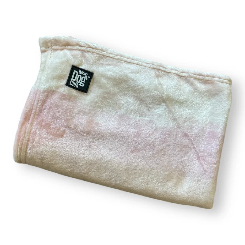 - ​​Pet toys under    yuanTalking Dog Club Fleece Blanket For Dogs and Cats (Baby Pink)