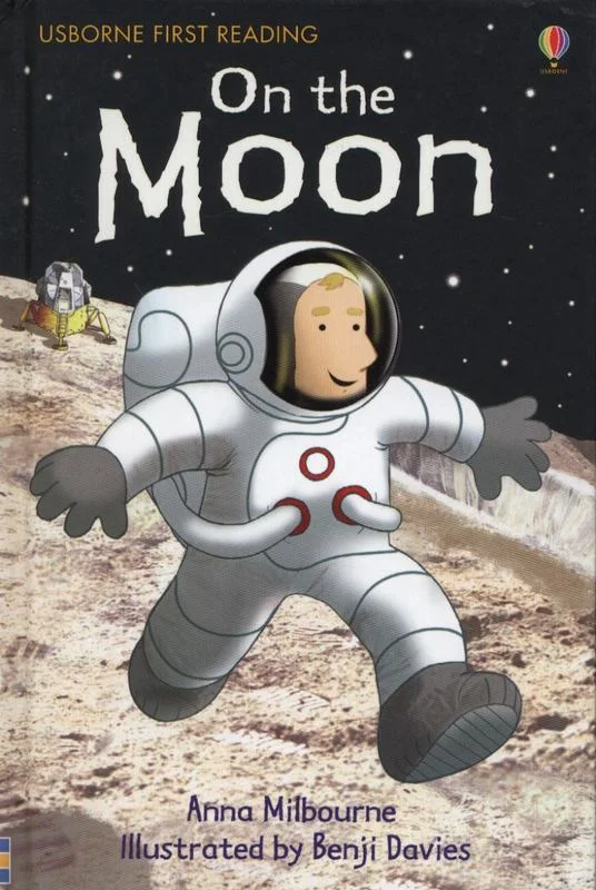 - Automatic induction pet water dispenserOn the Moon