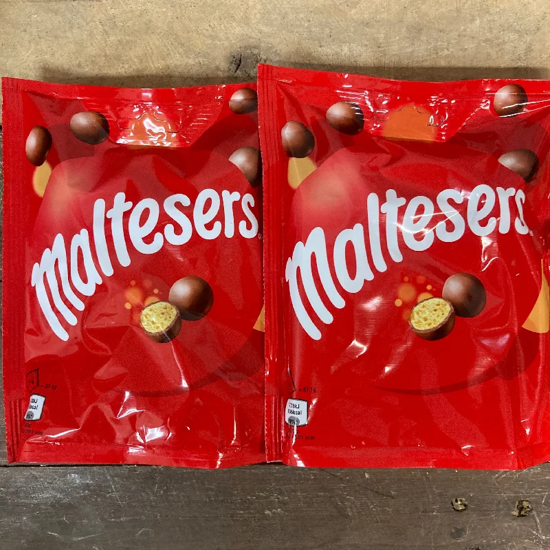 - Pet stroller can be taken on the plane2x Maltesers Share Bags (2x148.5g)