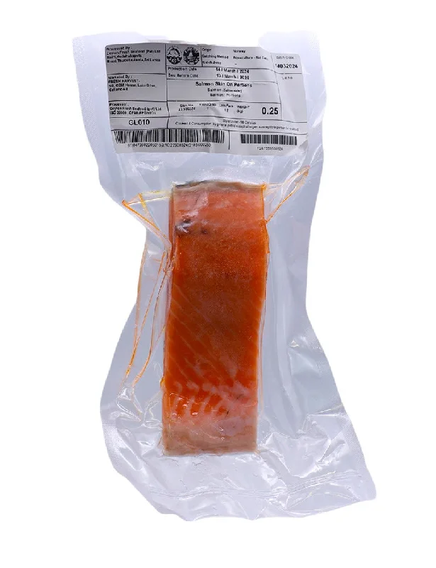 - Foldable and portable cat bagFROZEN SALMON Portions, 100g