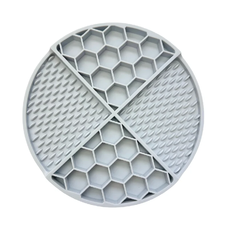 - Summer pet ice matCoco & Pud Round Non-Slip Dog Lick Mat  - Grey