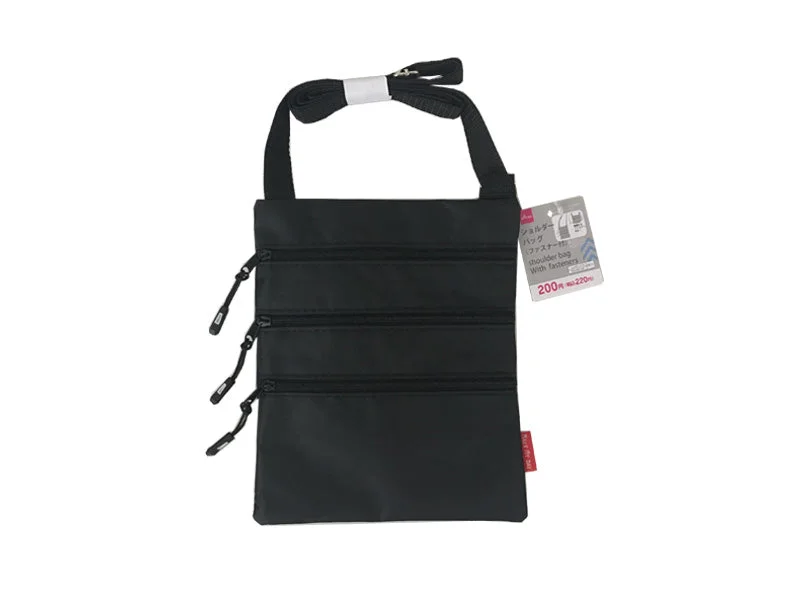 - Remote interactive pet feedershoulder bag With  fasteners